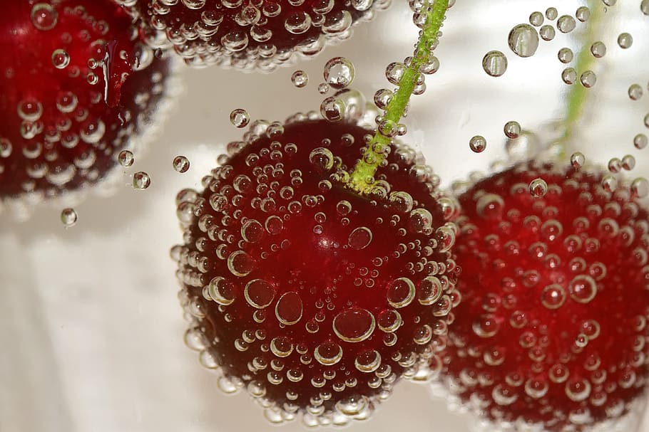 Shallow Focus Photography of Cherries, air bubbles, berries, blow HD wallpaper