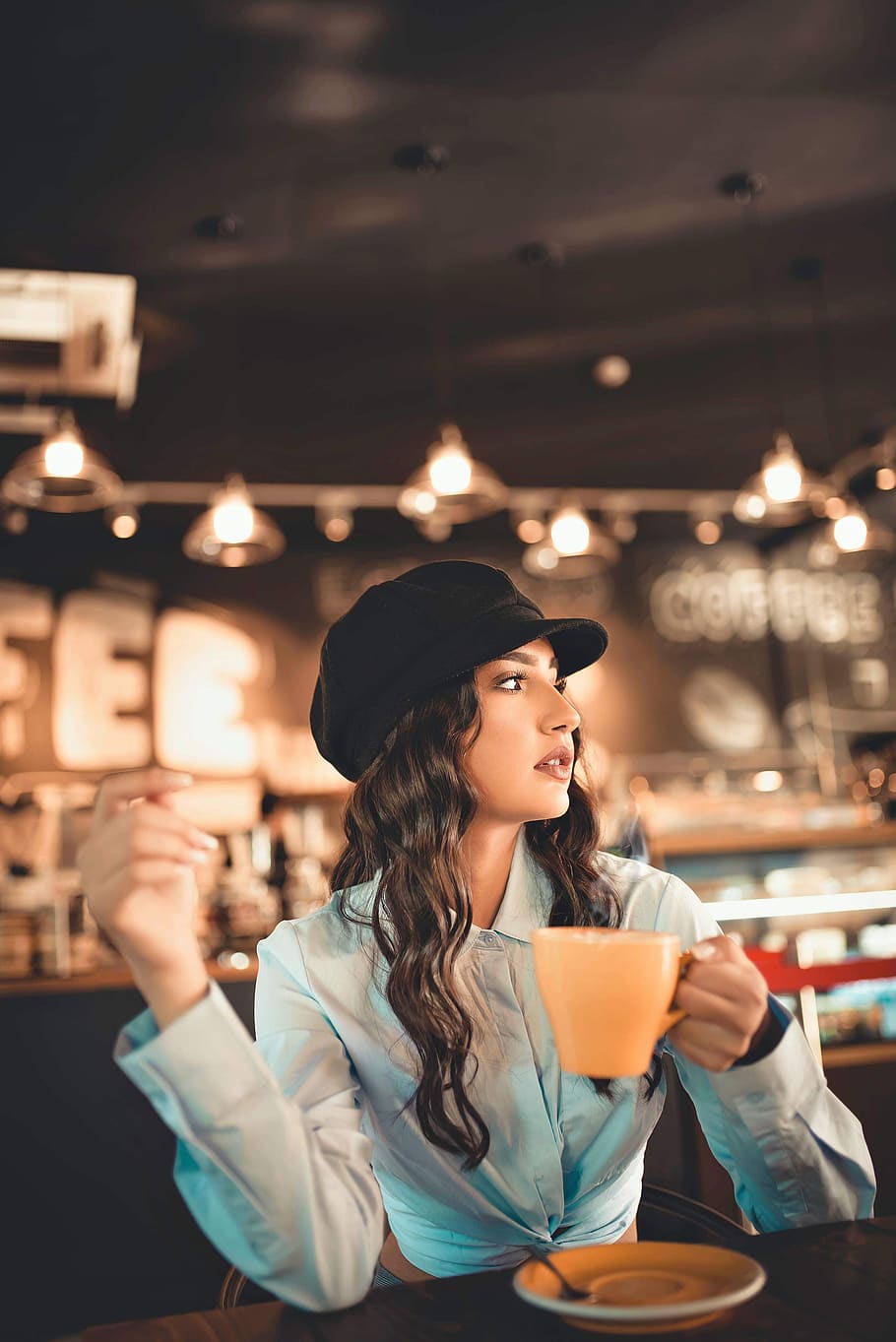 Woman Holds Hot Beverage Cup at the Restaurant, bar, beautiful HD wallpaper