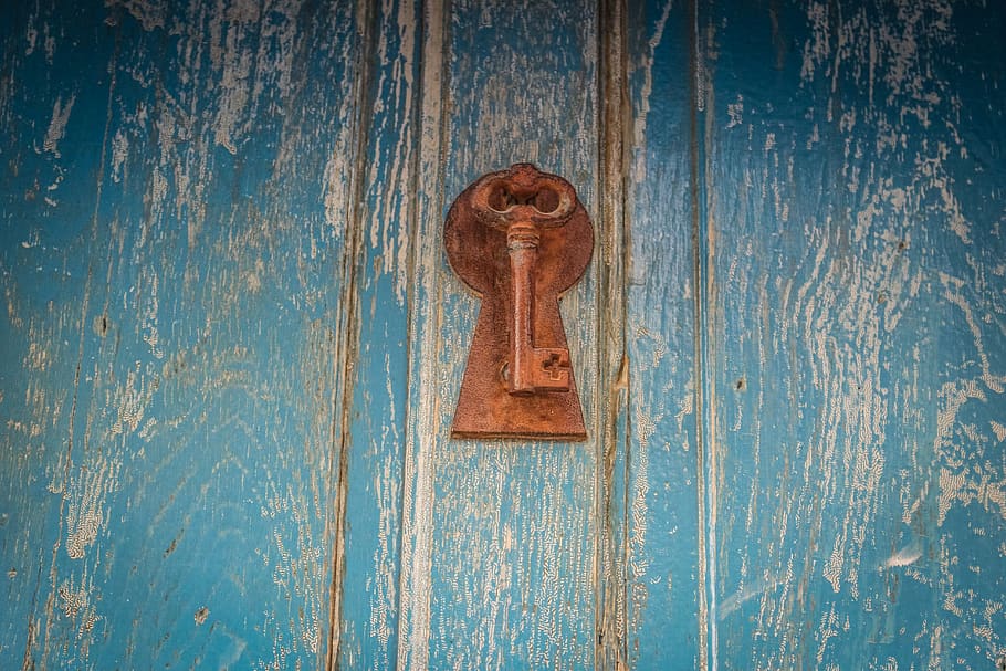 brown skeleton key, wood, hardwood, door, mirmande, france, handle HD wallpaper