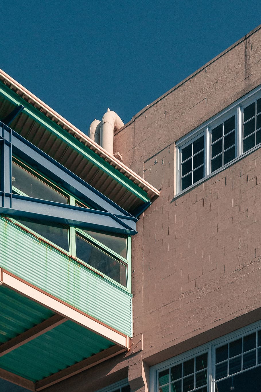 brown and green concrete building, window, architecture, handrail HD wallpaper