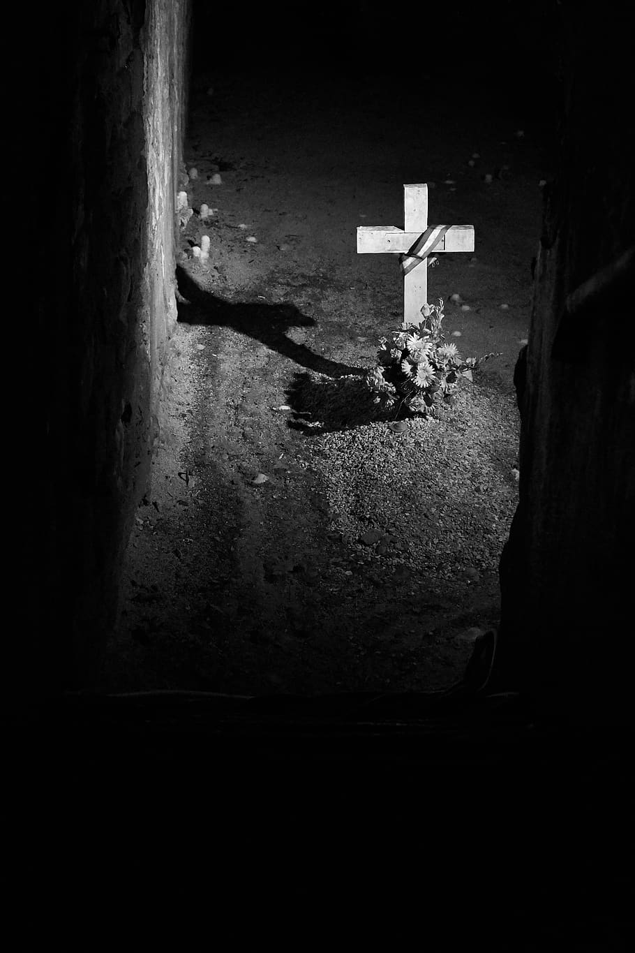 grief, sorrow, mourning, misery, grave, tomb, sepulcher, cross HD wallpaper