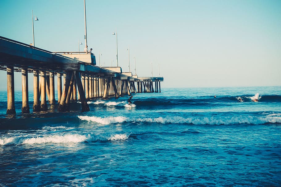 beach, surfing, surfer, waves, water, ocean, sea, pier, sunshine HD wallpaper