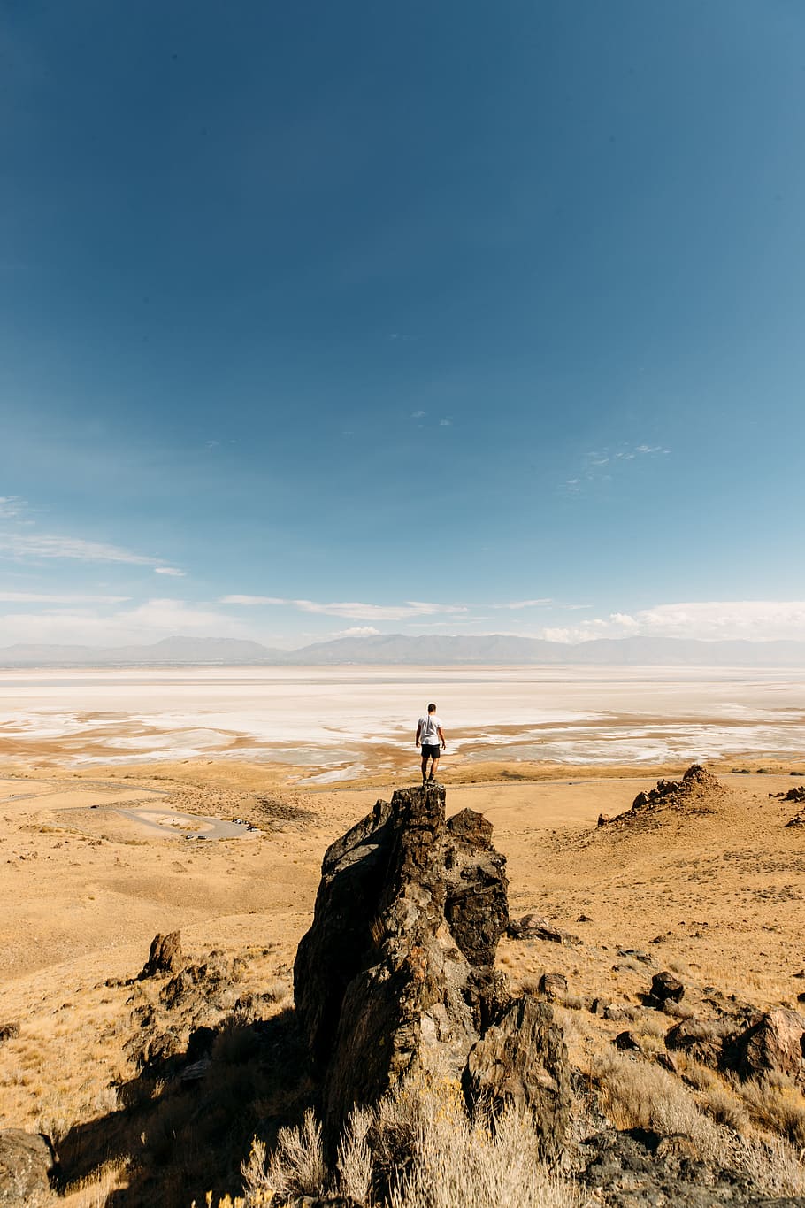 man standing on rock, sky, cloud, valley, plain, rock tower, turret HD wallpaper