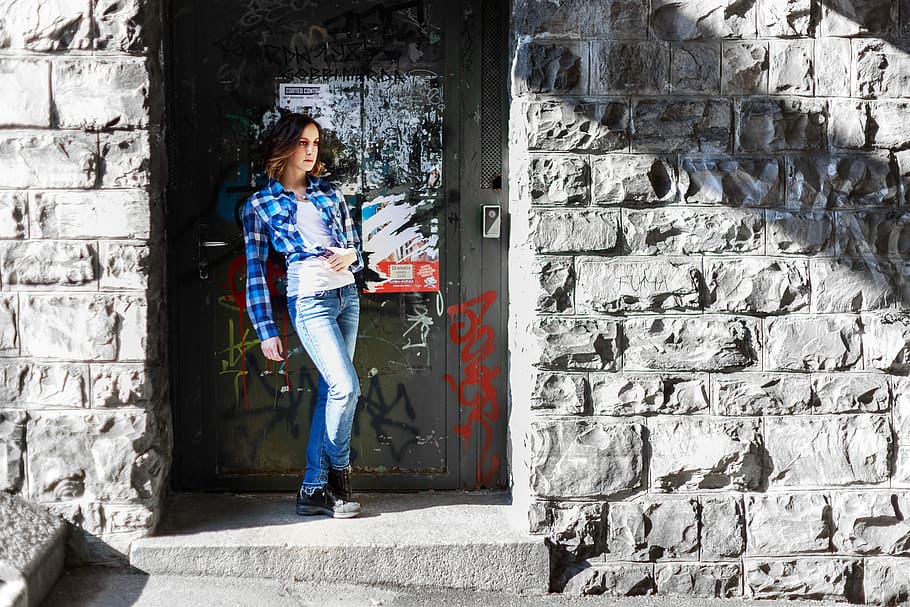 Woman Leaning on Door, architecture, attractive, beautiful, brick HD wallpaper