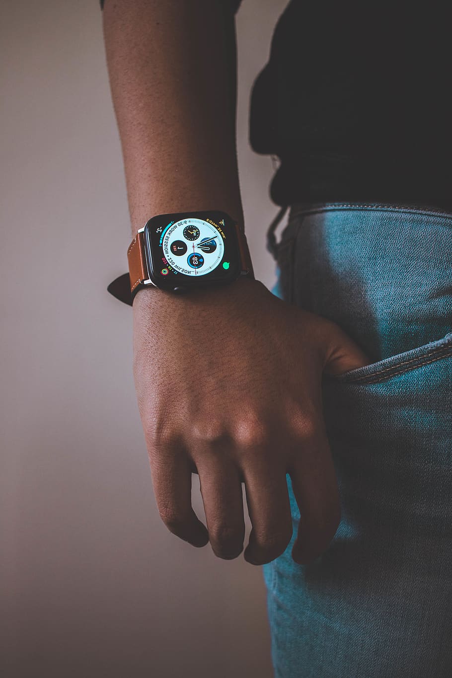 person wearing smartwatch, real people, one person, midsection HD wallpaper