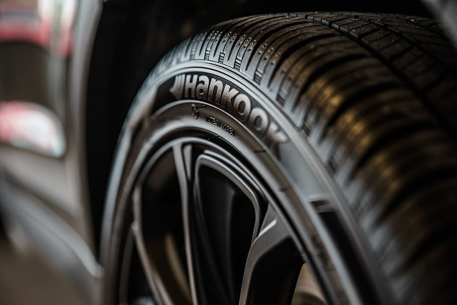 Close-up Photography of Vehicle Wheel and Hankook Tire, automobile
