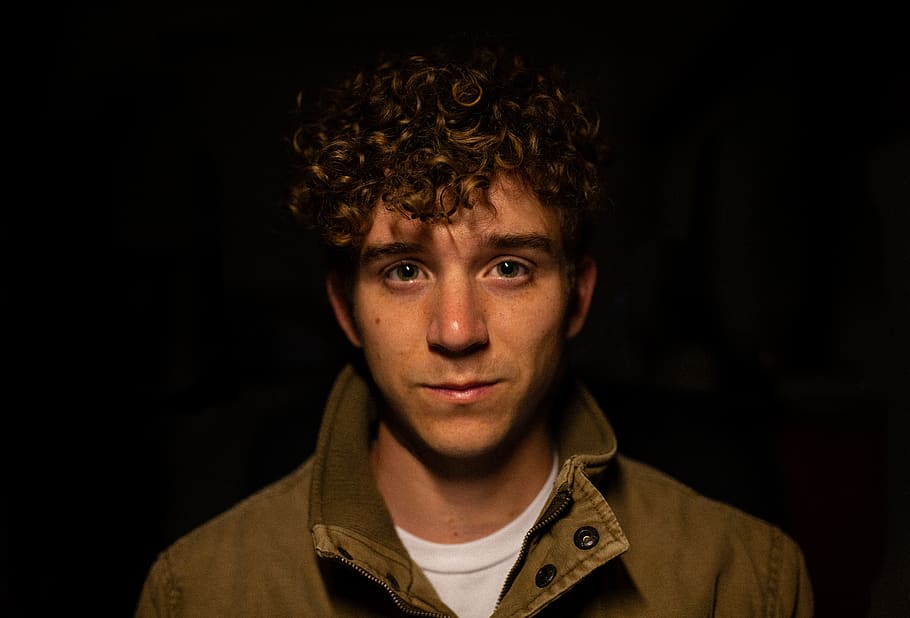 man wearing brown collared top, people, person, human, male, music HD wallpaper