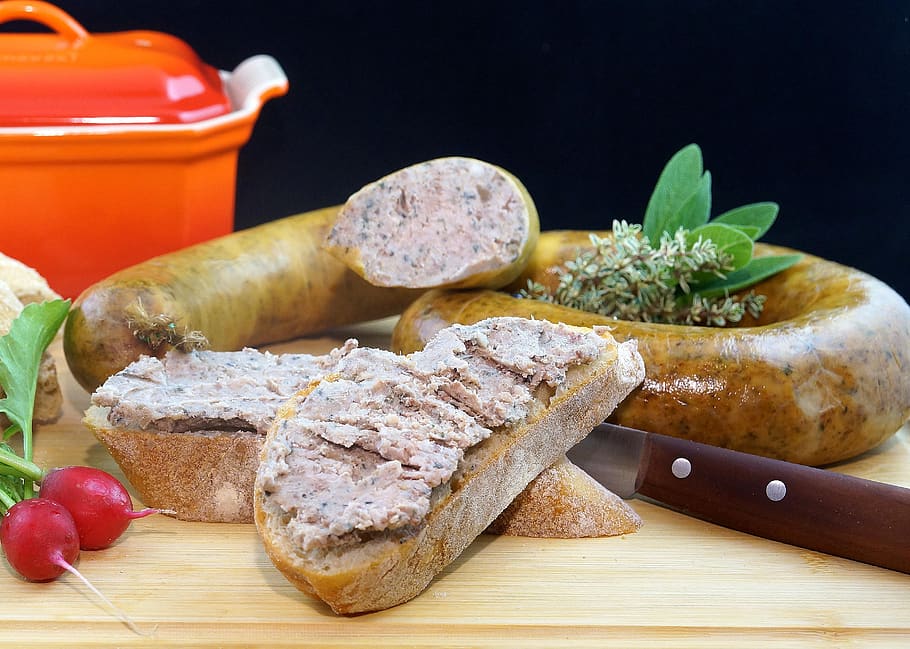 Sausage Near Kitchen Knife, barbeque, bread, delicious, dinner HD wallpaper