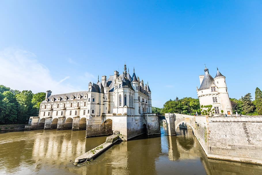 white castle surrounded by water, moat, architecture, building HD wallpaper