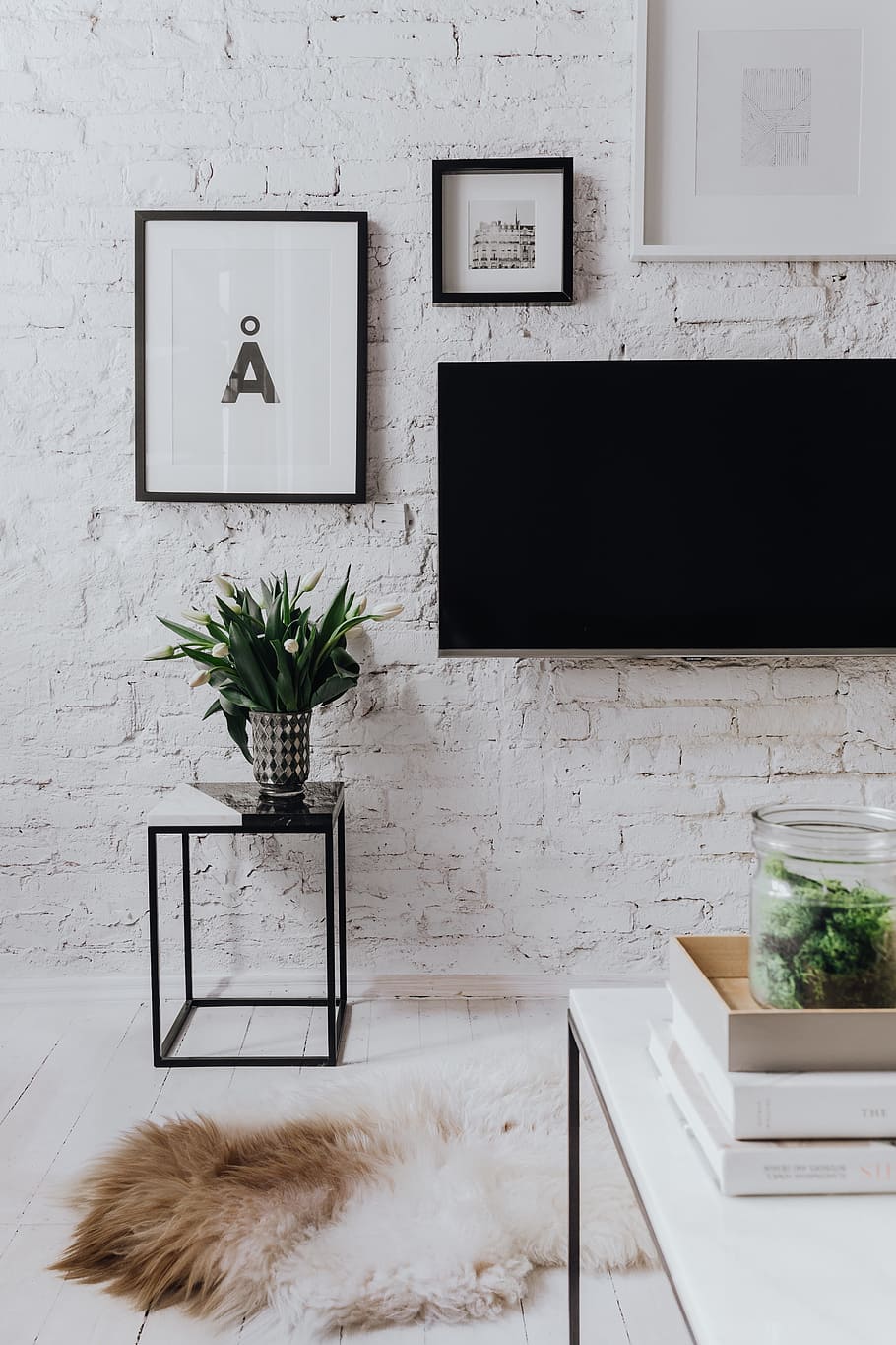 Living Room With Scandi Interior Design, Un'common Marble Table