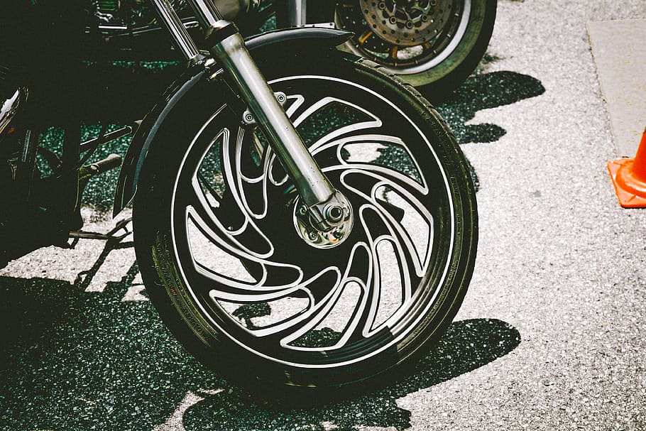 Photo of Motorcycle Wheel, alloy rim, chrome, customized, design HD wallpaper