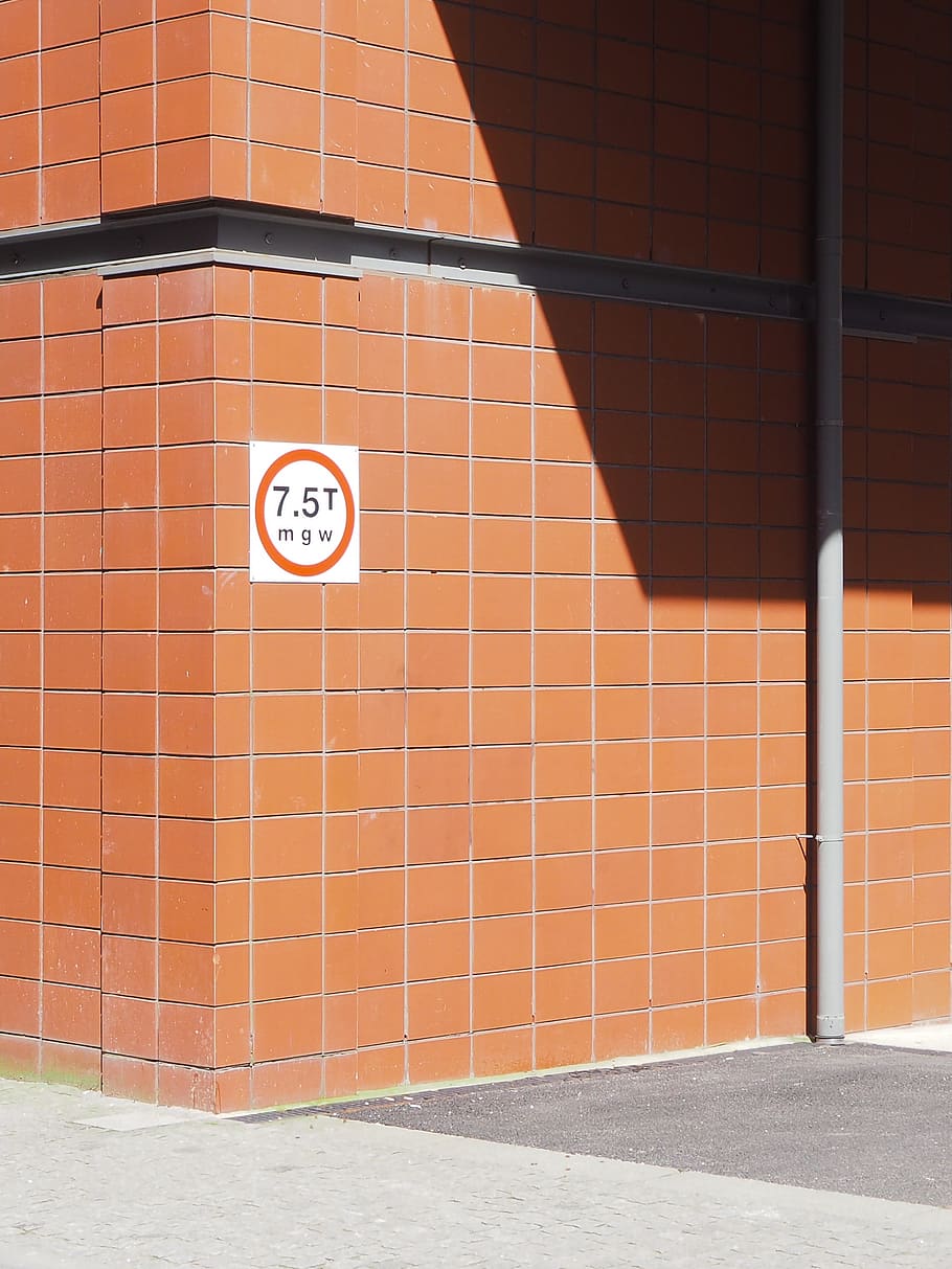 7.5 ft print on wall, brick, building, office building, countryside HD wallpaper