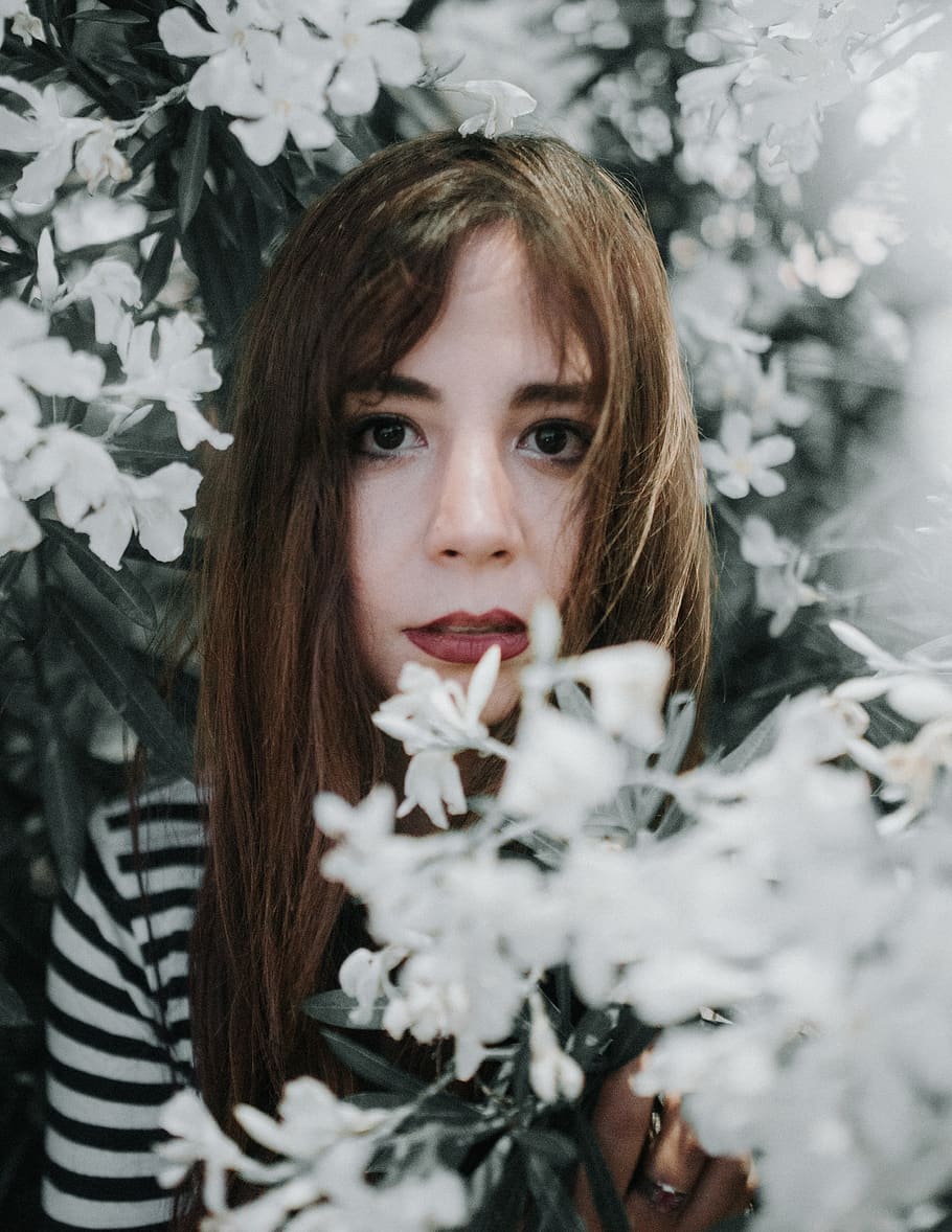 woman's face, portrait, one person, real people, snow, looking at camera HD wallpaper