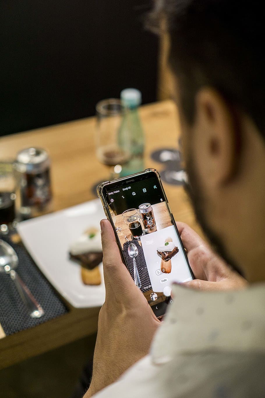 man taking photo using black Android smartphone, communication HD wallpaper