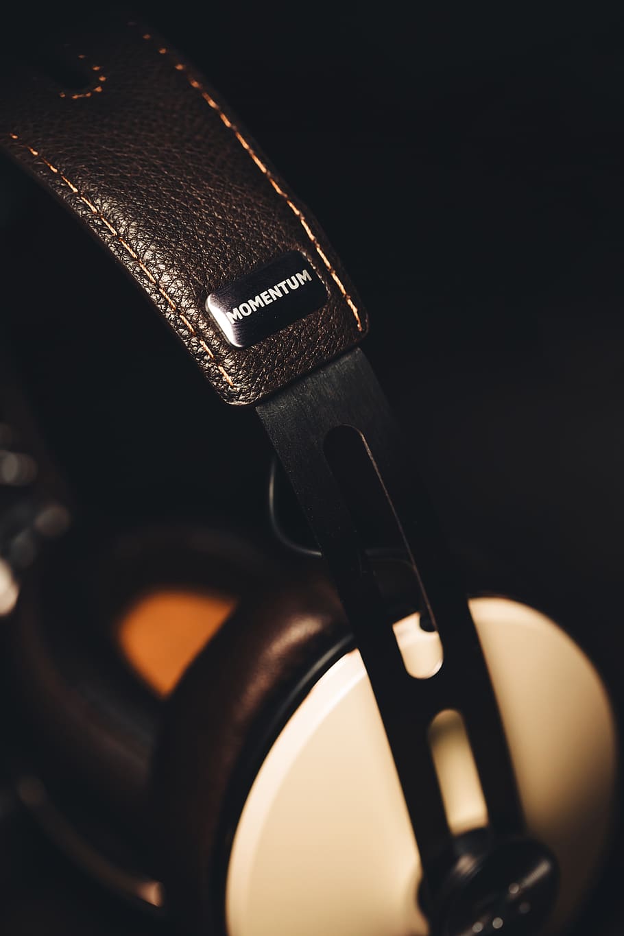 haedset, close-up, indoors, no people, still life, music, metal HD wallpaper