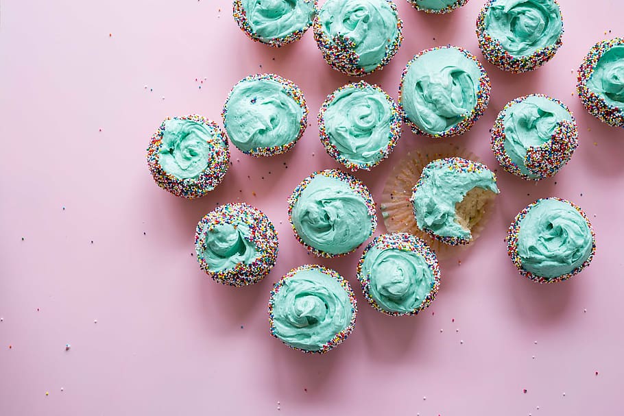cake, sweet, dessert, icing, bake, baking, food, sprinkles HD wallpaper