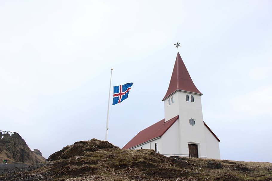 building, tower, spire, architecture, steeple, flag, symbol HD wallpaper