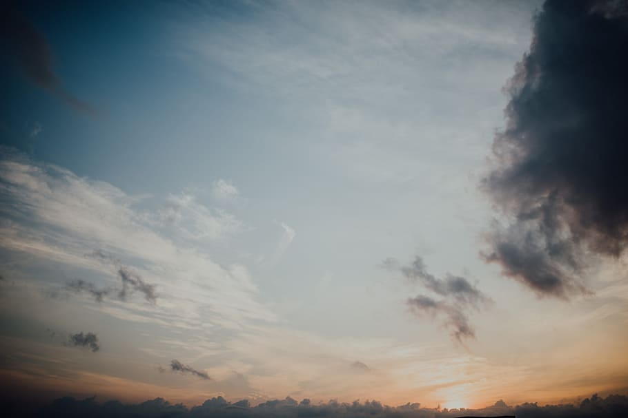 low angle photo of sky and clouds, sunset, sunrise, horizon, landscape HD wallpaper
