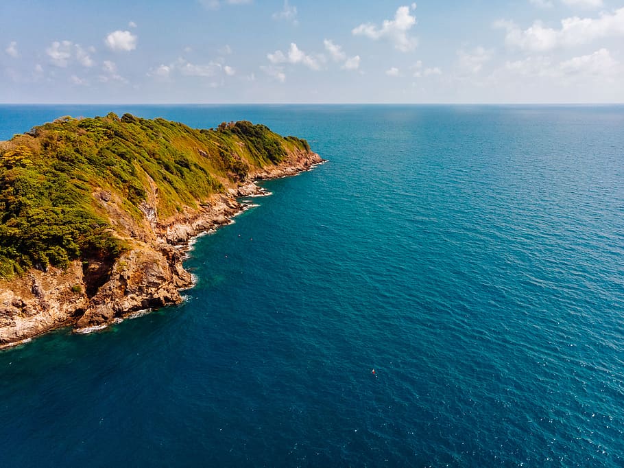 Green Island Under Cloudy Sky, beach, blue, blue sky, cliff, clouds HD wallpaper