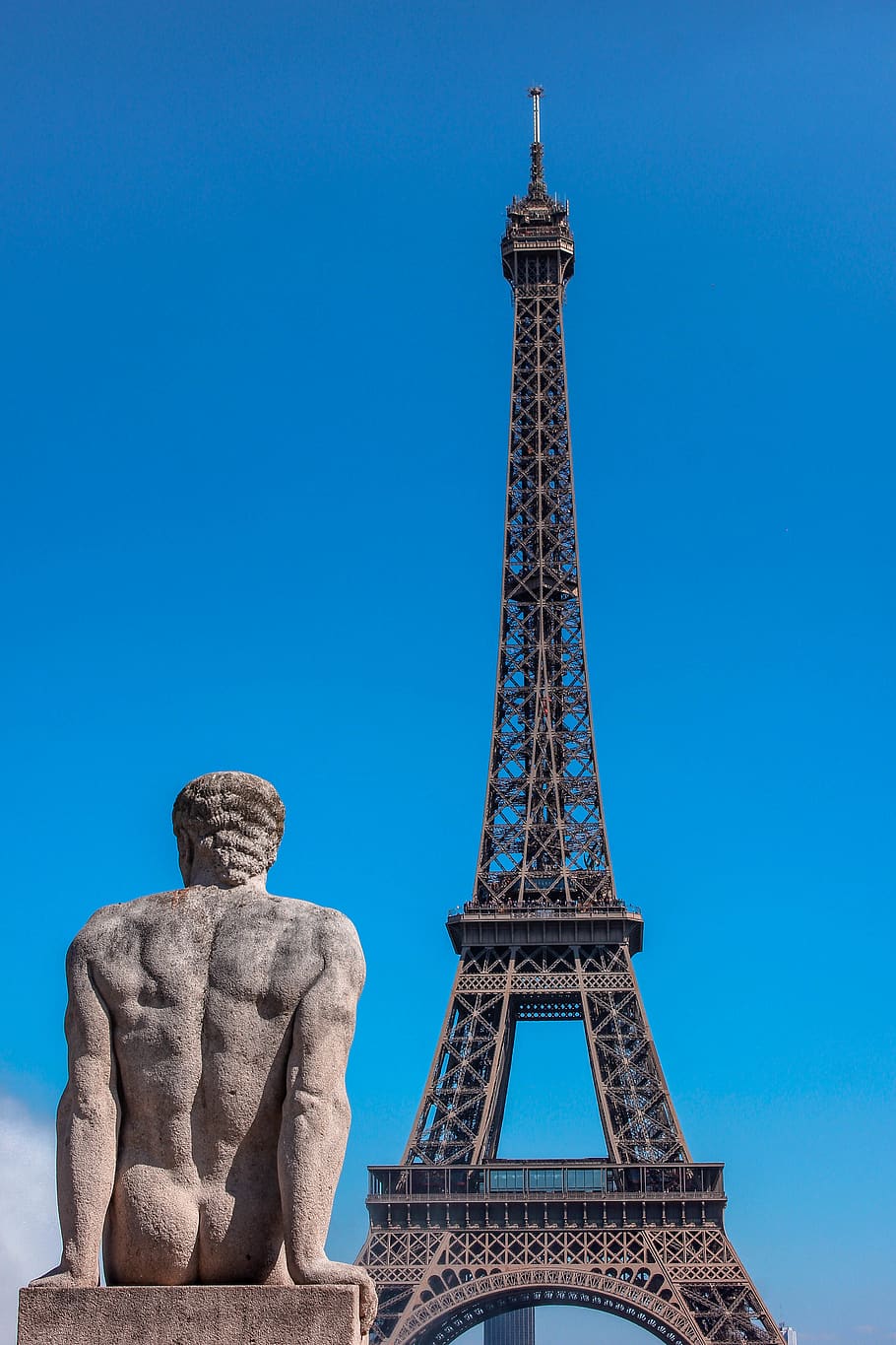 man's sculpture and Eiffel Tower, architecture, travel destinations HD wallpaper