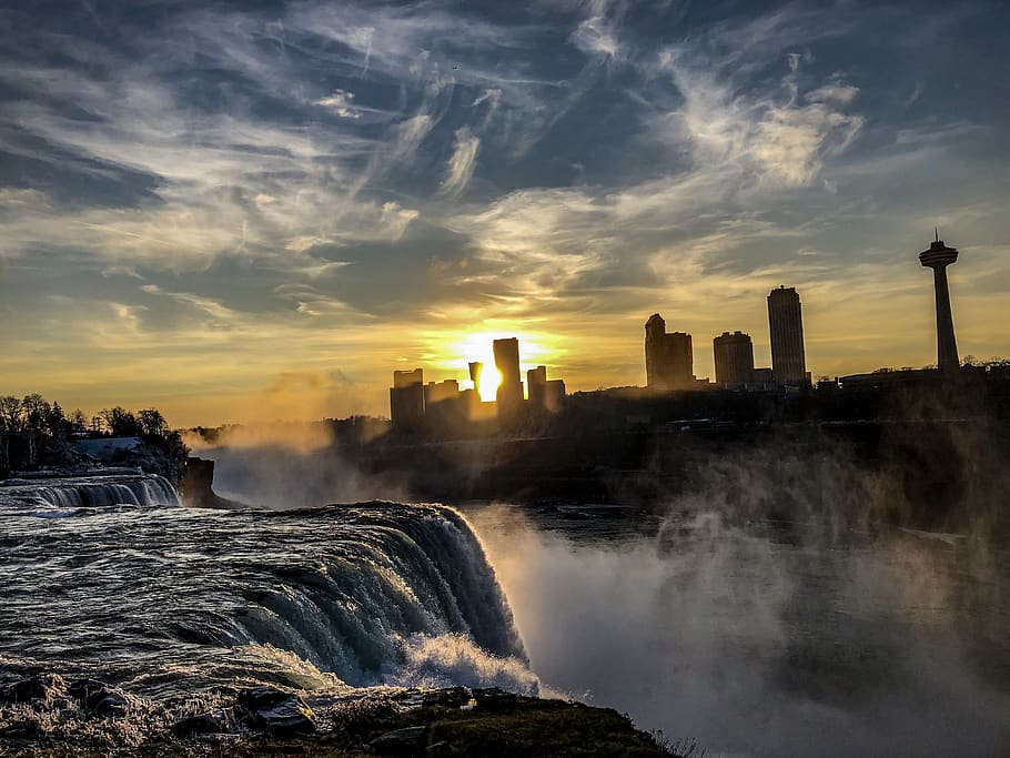 Silhouette Of Buildings, backlit, dawn, mist, sky, sunrise, sunset HD wallpaper