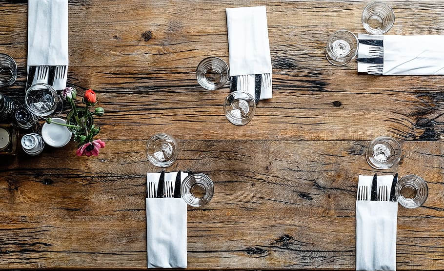 High-angle Photography of Utensils With Napkins, cutlery, forks HD wallpaper