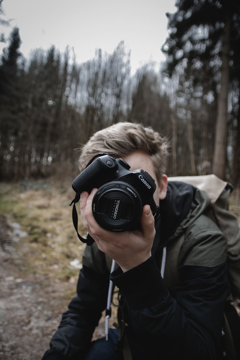 man using camera, photography themes, camera - photographic equipment HD wallpaper