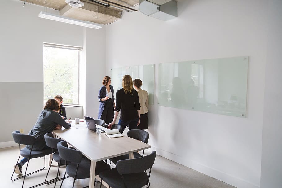 Team Brainstorm In Modern Office Photo, Business, Friends, Meetings, HD wallpaper
