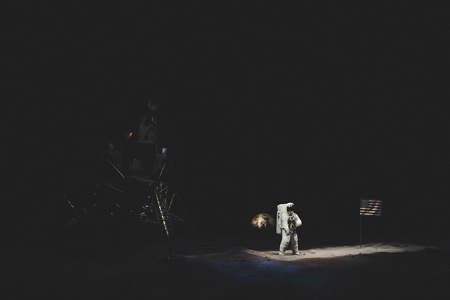 astronaut beside spaceship, person, human, kennedy space centre HD wallpaper