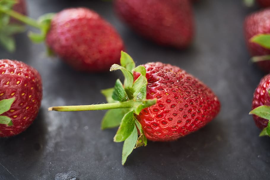 Ripe Strawberries, berry, delicious, fresh fruit, freshness, healthy HD wallpaper