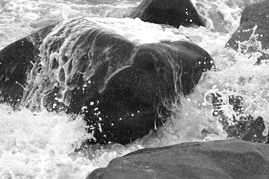sea, storm, beach, wave, water, motion, splashing, rock, solid HD wallpaper