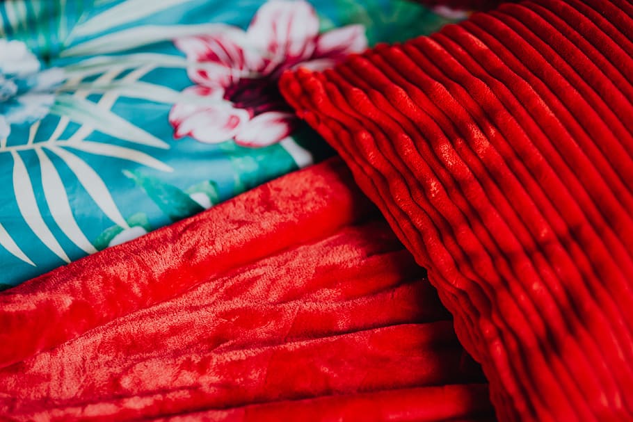 Details of romantic red bedding, closeup, background, romance HD wallpaper