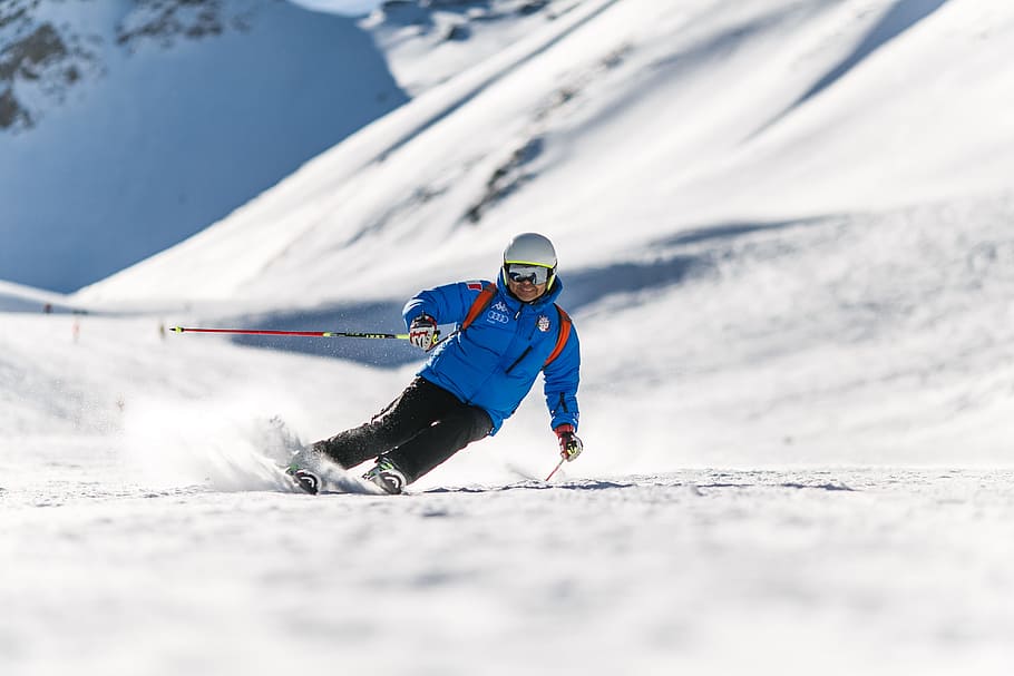 Man Snow Skiing on Bed of Snow during Winter, action, cold, daytime HD wallpaper