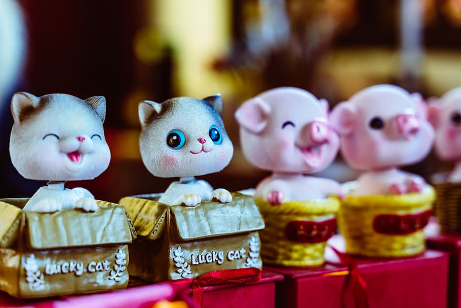 two cats and two pinks toy figures, representation, animal representation HD wallpaper