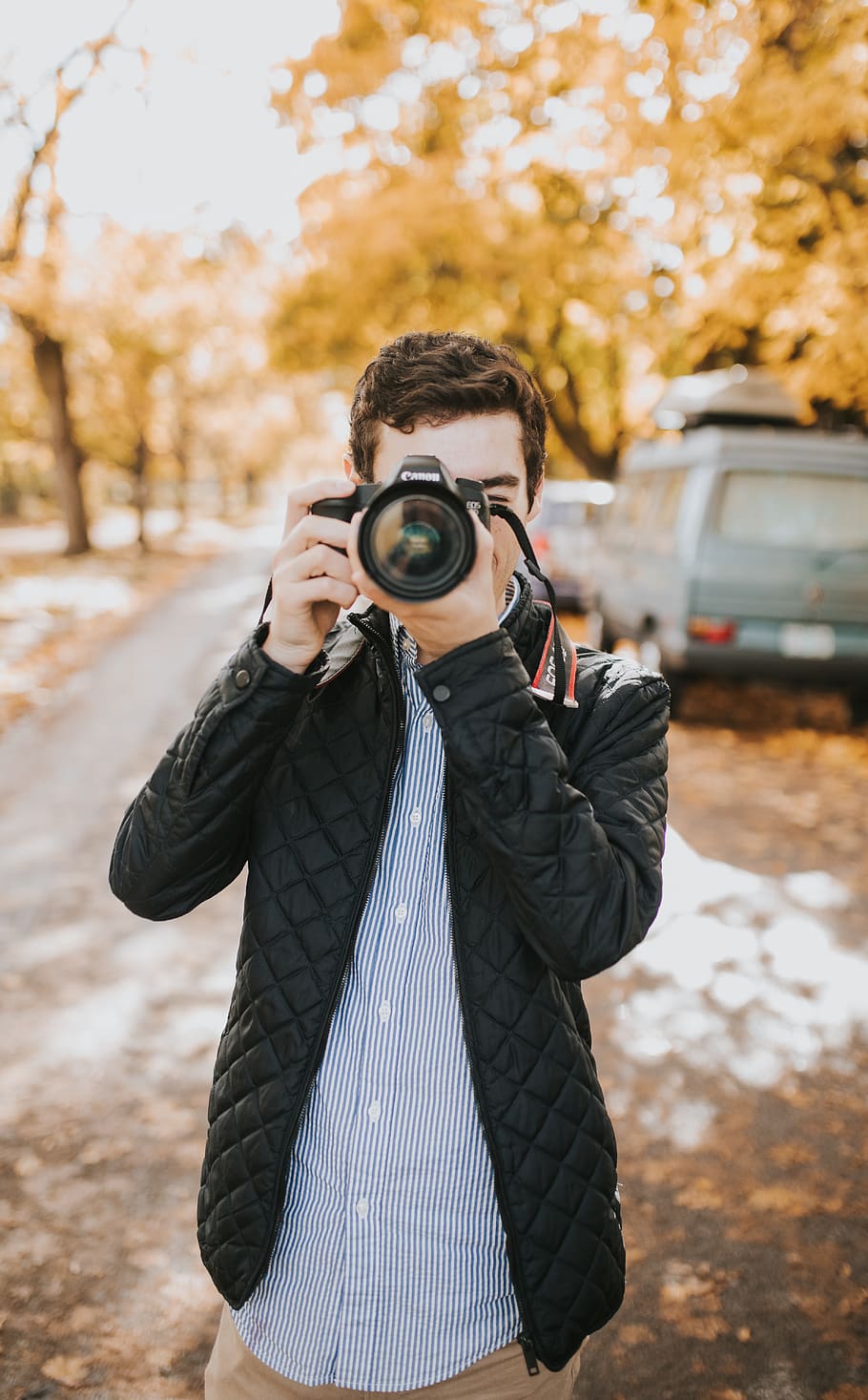 man taking photo during daytime, one person, photography themes HD wallpaper