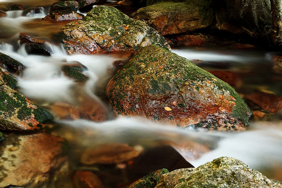 Brown and Green Stone Fragment, nature, rocks, stream, water HD wallpaper