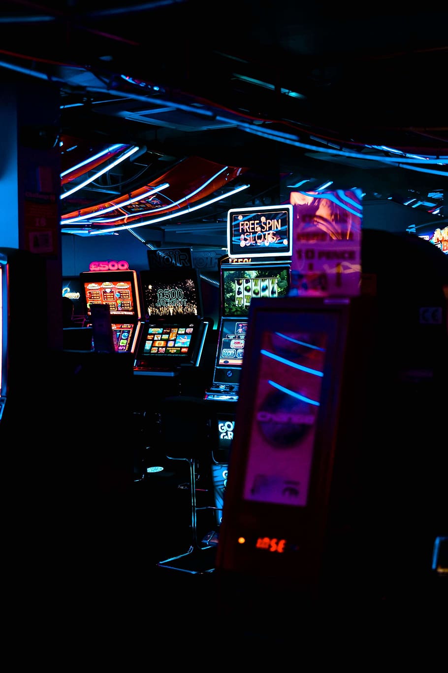 Inside the Casino, colors, dark, electronics, game, illuminated, HD wallpaper