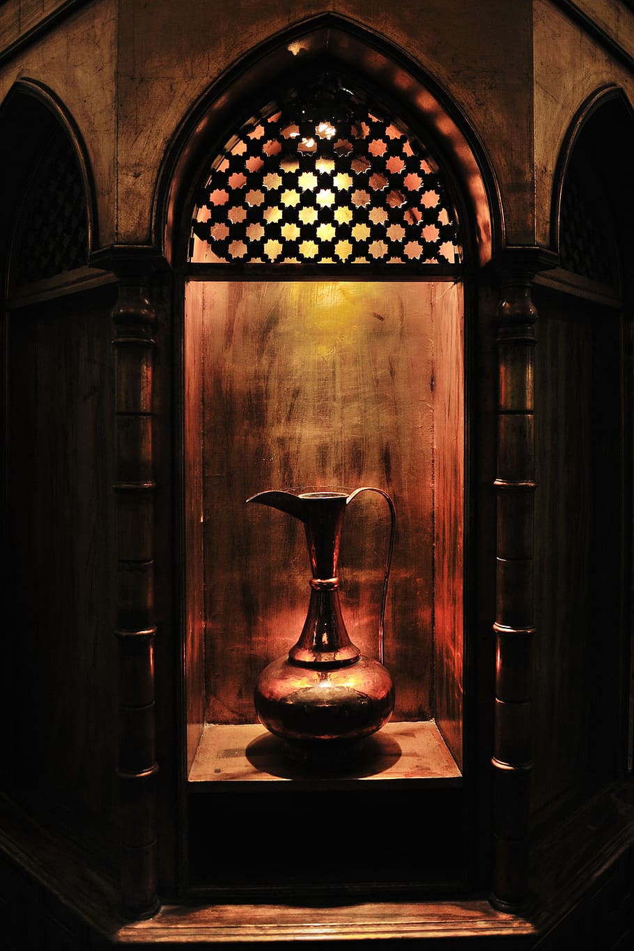 Brass-colored Ewer, ancient, arch, architecture, dark, daylight HD wallpaper