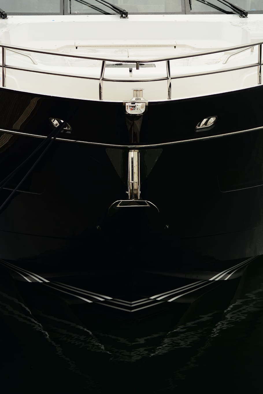 black and white vehicle, boat, stern, closeup, rope, ripple, water HD wallpaper
