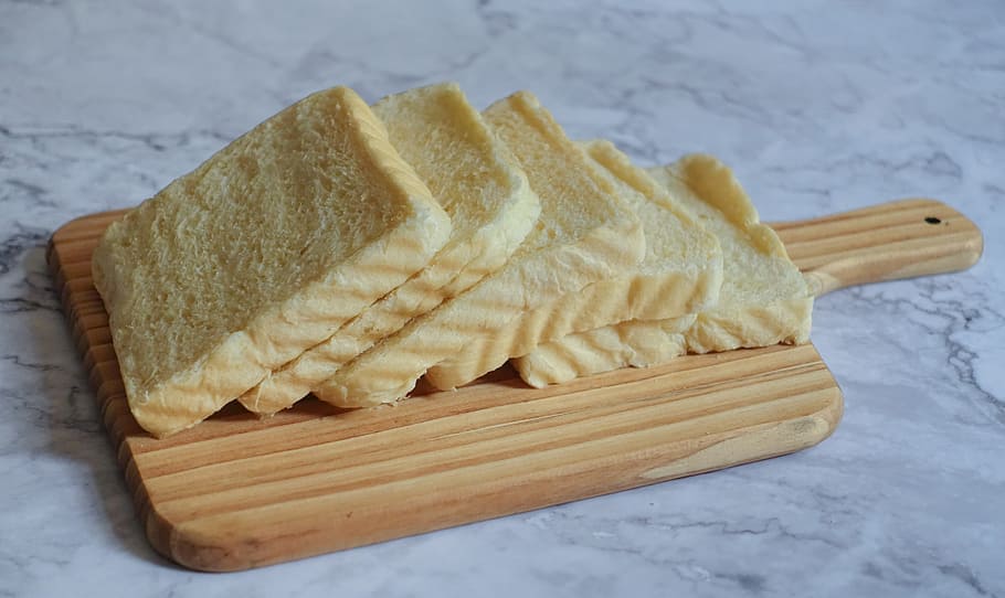 Photography of Sliced Bread on Chopping Board, close-up, delicious HD wallpaper