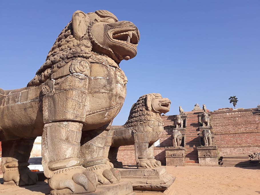 Massive sculptures in Bhaktapur Durbar Square, located at Bhaktapur, Nepal., HD wallpaper