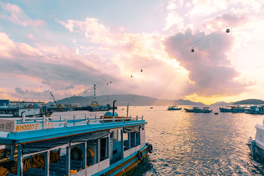 White and Blue Boat on Body of Water, boats, clouds, dawn, dusk HD wallpaper