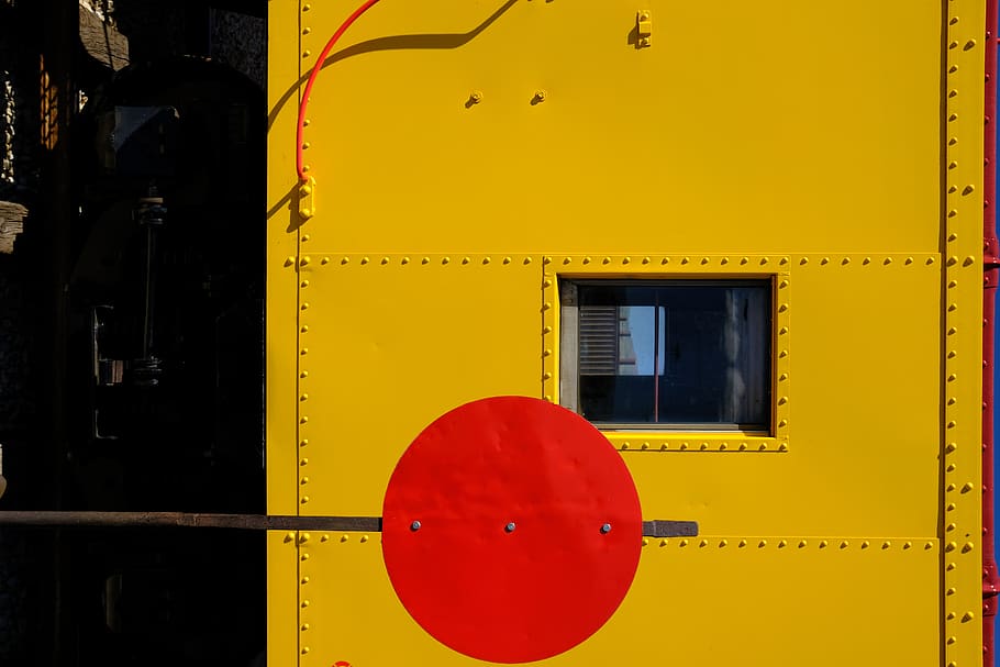 train, window, windows, painted, yellow, red, transportation HD wallpaper