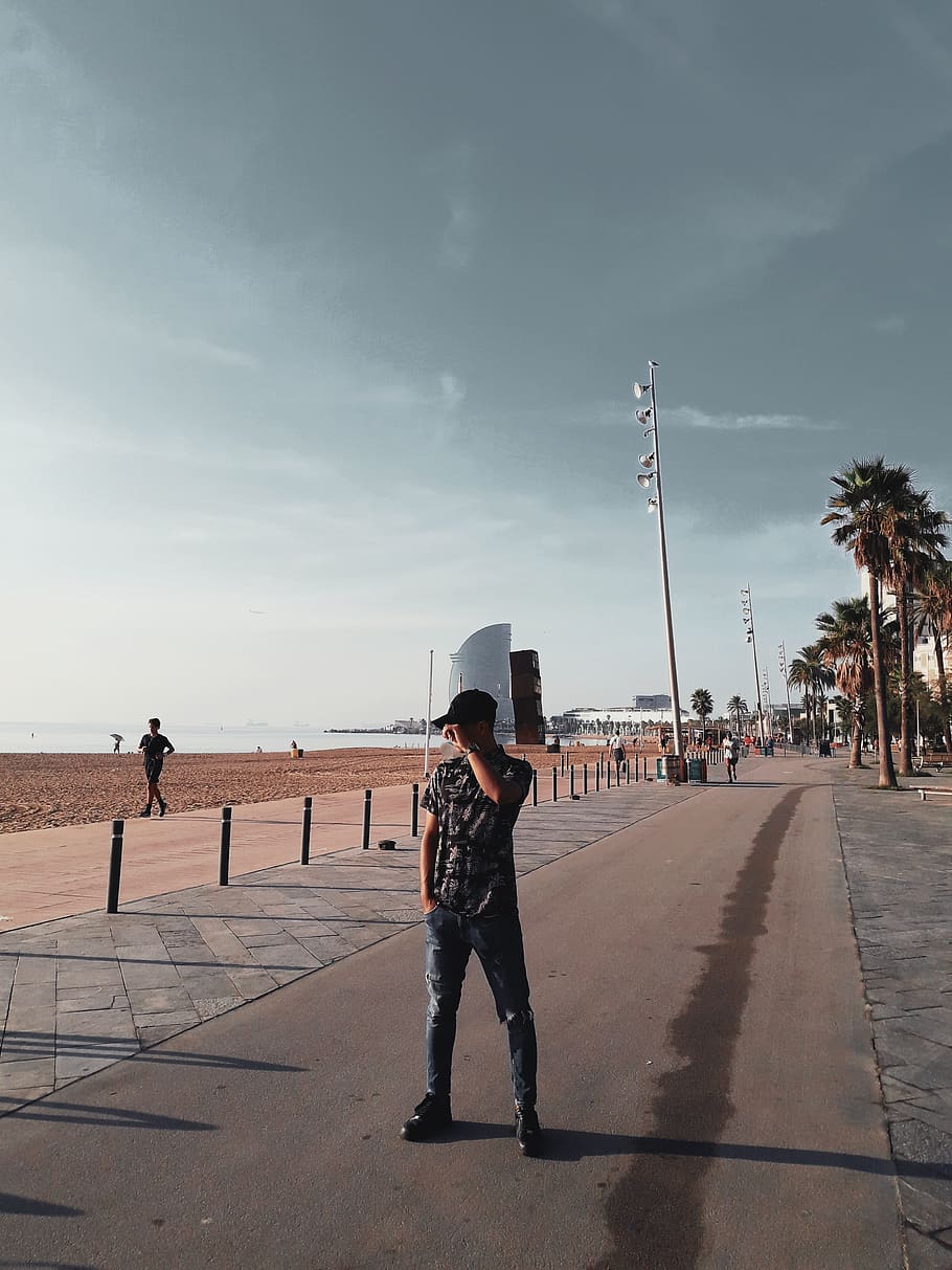 spain, barcelona, sky, real people, full length, sunlight, nature HD wallpaper