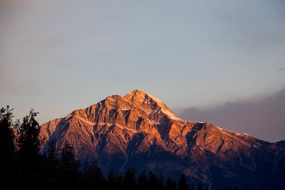 mountain raoge, nature, mountain range, outdoors, peak, sky, tree HD wallpaper