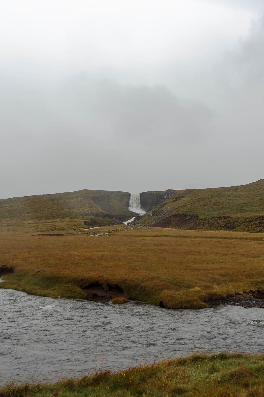 iceland, waterfall, stream, hillside, rocks, grass, sky, beauty in nature HD wallpaper