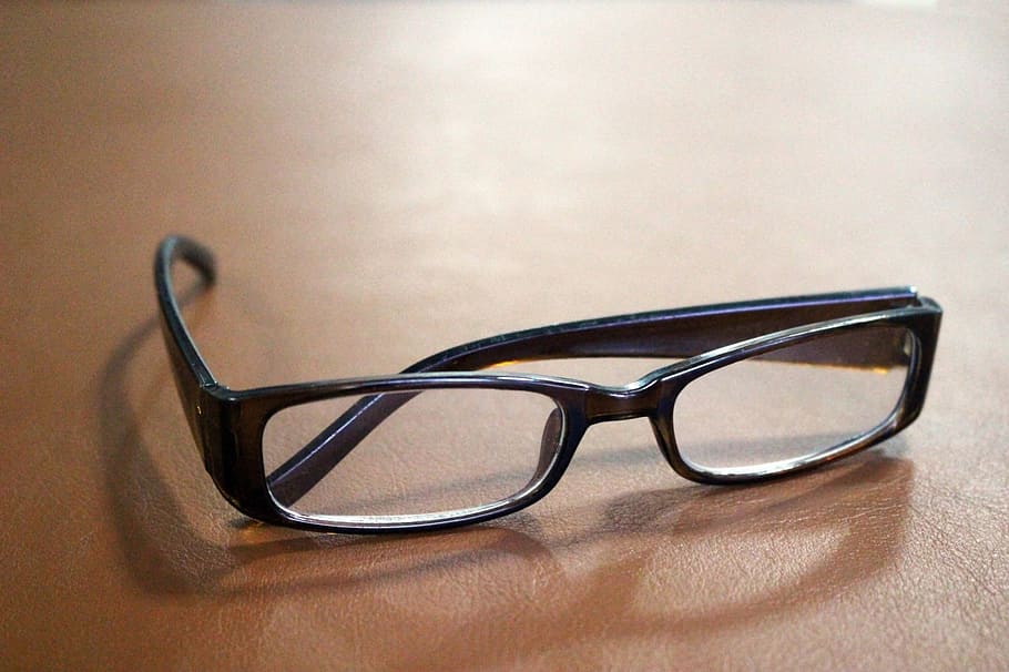 glasses-spectacles-reading-sight.jpg
