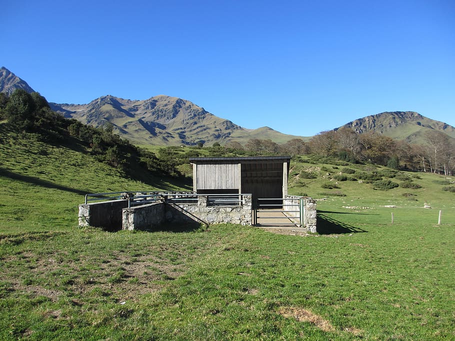 sheepfold, payolle, pyrénées, mountain, sky, architecture HD wallpaper