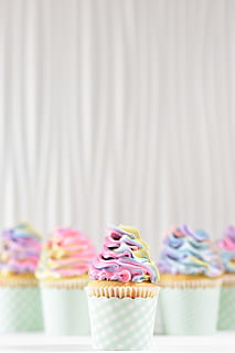 frosting on two cupcakes, food, creme, cream, dessert, icing HD wallpaper