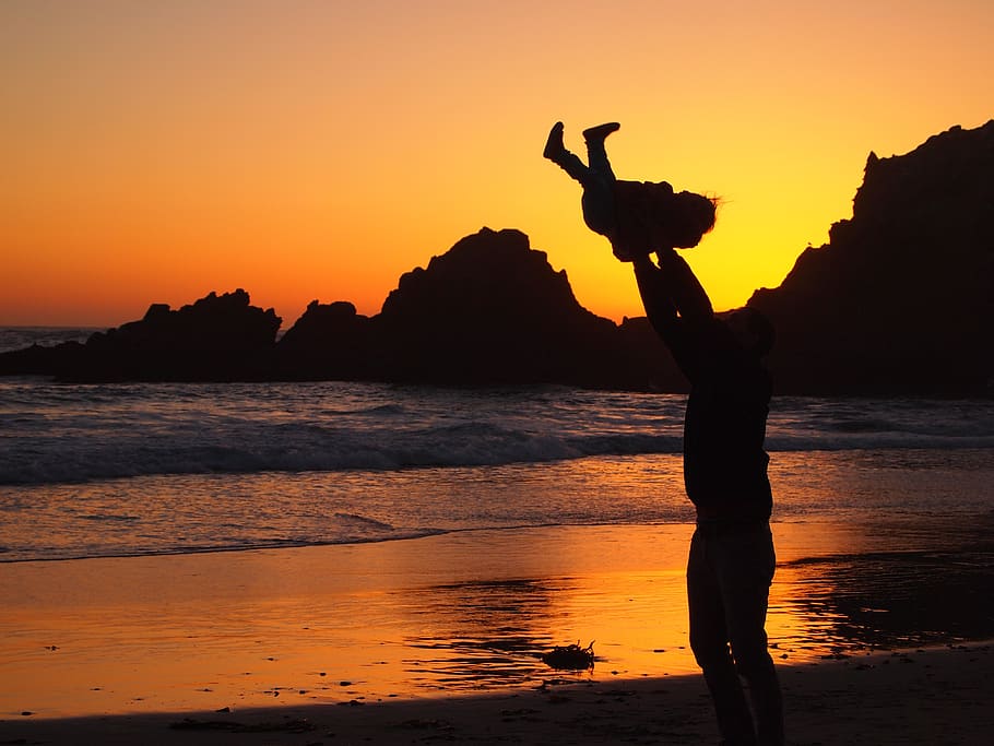 sunset, child, parent, beach, silhouette, sky, water, orange color HD wallpaper
